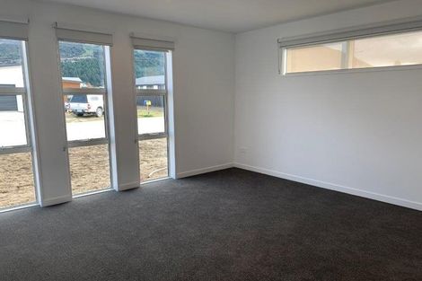 Photo of property in 5 Pennycook Place, Lake Hawea, Wanaka, 9382