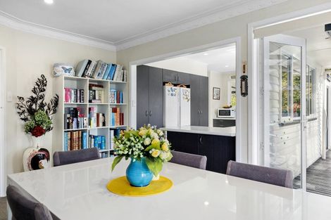 Photo of property in 11 Earle Place, Acacia Bay, Taupo, 3330