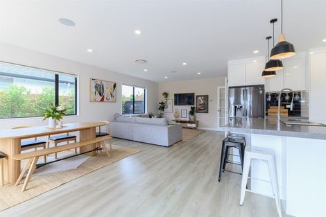 Photo of property in 14 Walter Ruddock Avenue, Kumeu, 0810