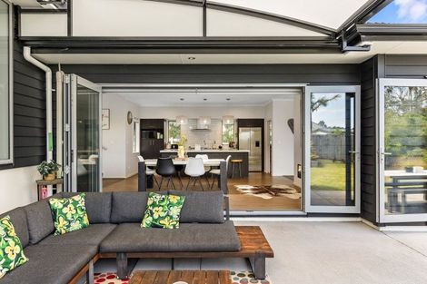 Photo of property in 1154a East Coast Road, Redvale, Auckland, 0794