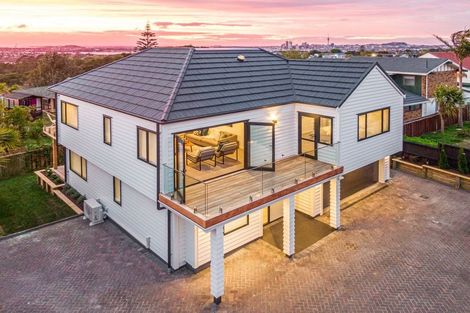 Photo of property in 4/20 Tui Glen Road, Birkenhead, Auckland, 0626