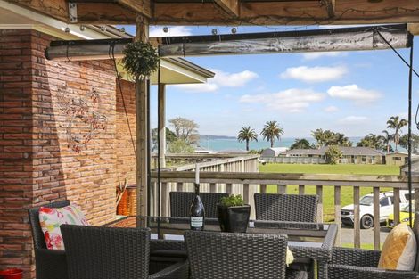 Photo of property in 32 Kawakawa Bay Coast Road, Kawakawa Bay, Papakura, 2585