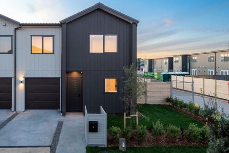 Photo of property in 6 Verde Lane, Rosehill, 2113