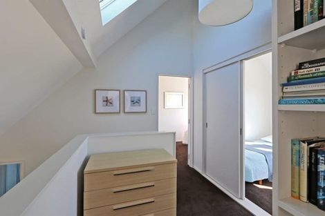 Photo of property in 8 Gilray Place, Waimarama, 4294