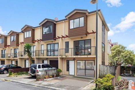 Photo of property in 27/8 Margan Avenue, New Lynn, Auckland, 0600