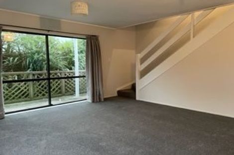 Photo of property in 26a Cheltenham Terrace, Newlands, Wellington, 6037