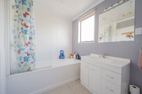 Photo of property in 2 Clutha Street, Alexandra, 9320