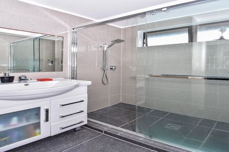 Photo of property in 2/11 Burundi Avenue, Clendon Park, Auckland, 2103