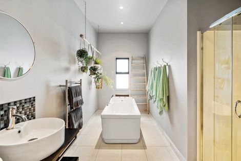 Photo of property in 1 Grey Street, Bay View, Napier, 4104