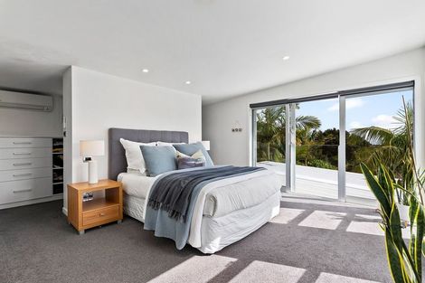 Photo of property in 104 Glendhu Road, Bayview, Auckland, 0629