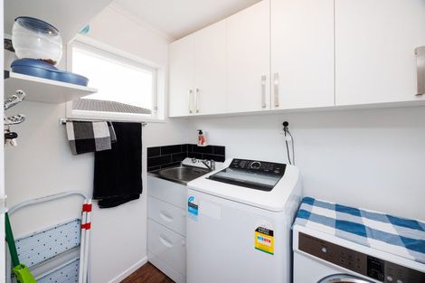 Photo of property in 21 Acacia Street, Kelvin Grove, Palmerston North, 4414