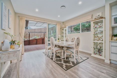 Photo of property in 11 San Casello Rise, Henderson, Auckland, 0612