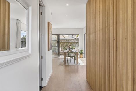 Photo of property in 20 Lynton Road, Bucklands Beach, Auckland, 2012