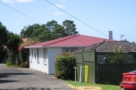 Photo of property in 2/221 Rangatira Road, Beach Haven, Auckland, 0626