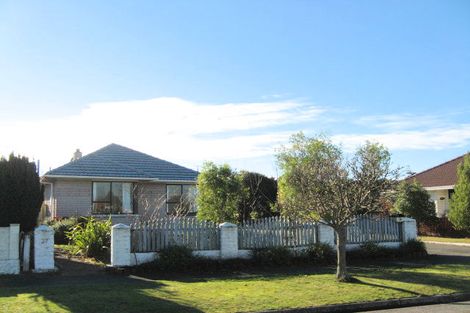 Photo of property in 27 Palmers Road, New Brighton, Christchurch, 8083