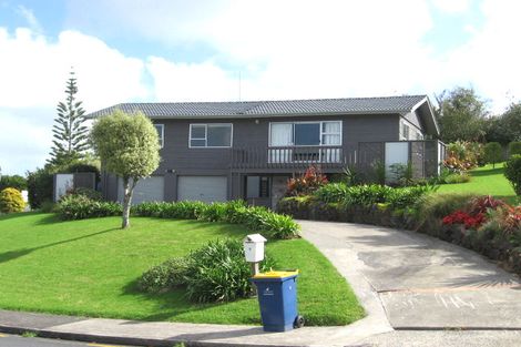 Photo of property in 5 Cyclarama Crescent, Massey, Auckland, 0614