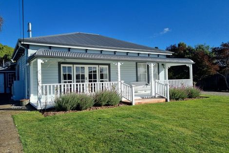 Photo of property in 14 Grey Street, Martinborough, 5711