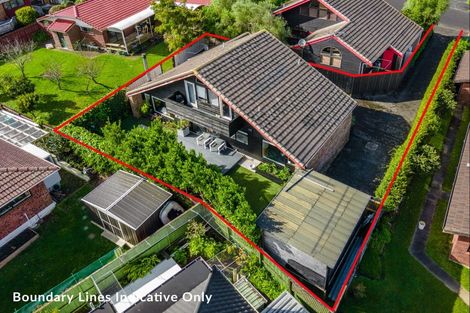 Photo of property in 2/59 Dalwhinnie Parade, Highland Park, Auckland, 2010