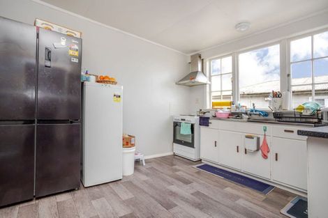 Photo of property in 15 Cole Street, Dannevirke, 4930