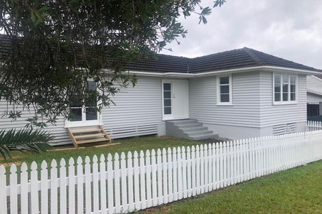 Photo of property in 182 Beach Haven Road, Beach Haven, Auckland, 0626