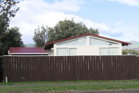 Photo of property in 148 Tutere Street, Waikanae Beach, Waikanae, 5036