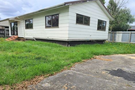 Photo of property in 2/25 Garelja Road, Henderson, Auckland, 0612
