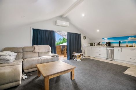 Photo of property in 38a Colmar Road, Mellons Bay, Auckland, 2014