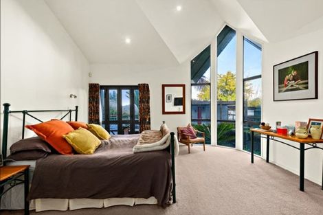 Photo of property in 660 Waitakere Road, Kumeu, 0891