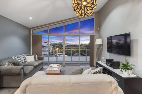 Photo of property in 21 Merani Street, Narrow Neck, Auckland, 0622