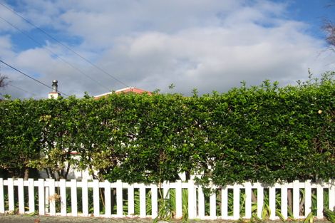 Photo of property in 35 Whites Line West, Woburn, Lower Hutt, 5010