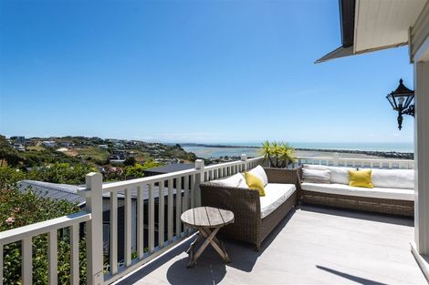 Photo of property in 108 Moncks Spur Road, Redcliffs, Christchurch, 8081
