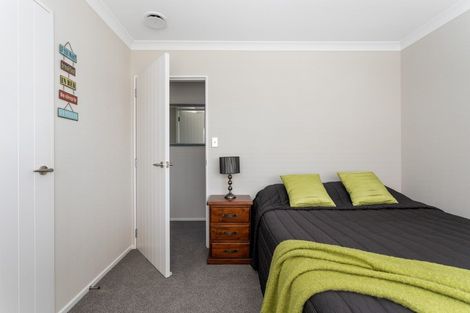 Photo of property in 81 Oriental Parade, Papamoa Beach, Papamoa, 3118