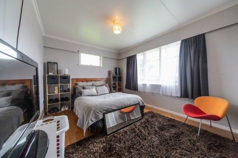 Photo of property in 2 Tararua Terrace, Cloverlea, Palmerston North, 4412