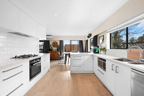 Photo of property in 6 Glendale Drive, Dinsdale, Hamilton, 3204