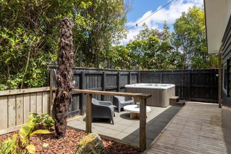 Photo of property in 32 Mount Marua Way, Timberlea, Upper Hutt, 5018
