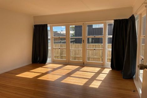 Photo of property in 19 Holland Avenue, Point England, Auckland, 1072