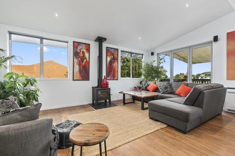 Photo of property in 27 Bayvista Close, Welcome Bay, Tauranga, 3112