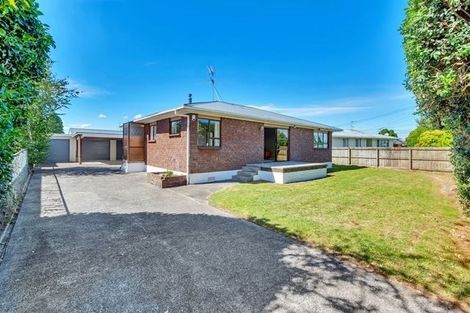 Photo of property in 30 Sutton Crescent, Papakura, 2110