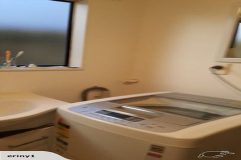 Photo of property in 2/523 Glenfield Road, Glenfield, Auckland, 0629