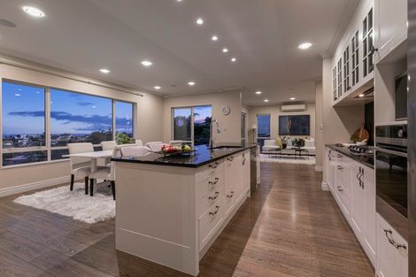 Photo of property in 188 Whangaparaoa Road, Red Beach, 0932