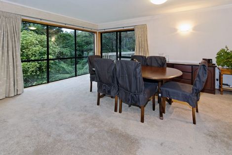 Photo of property in 8a Woodfern Crescent, Titirangi, Auckland, 0604