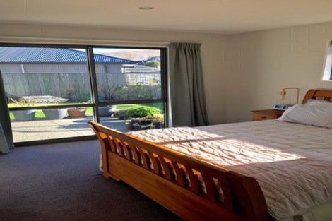 Photo of property in 16 Cone Peak Close, Lake Hayes, Queenstown, 9304