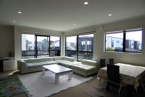 Photo of property in 16 Pheasant Lane, Hobsonville, Auckland, 0616