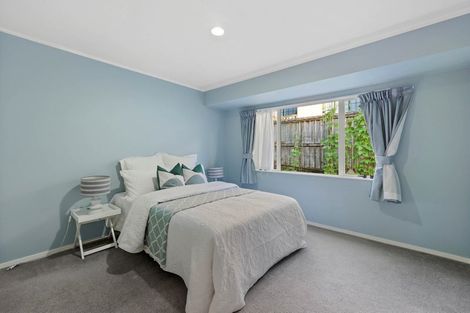 Photo of property in 33 Wiltshire Place, Somerville, Auckland, 2014