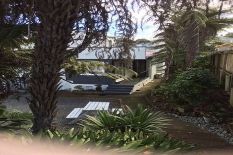 Photo of property in 11 Kenmure Avenue, Forrest Hill, Auckland, 0620
