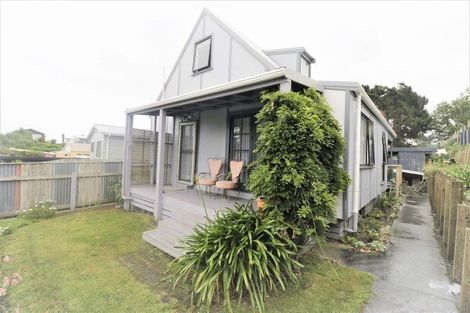 Photo of property in 23 Manuka Street, Castlecliff, Whanganui, 4501