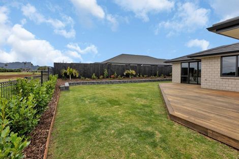 Photo of property in 25 Kitemaunga Avenue, One Tree Point, 0118