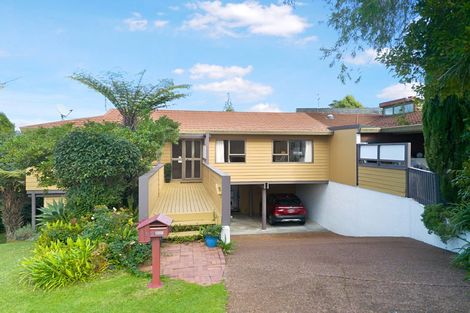 Photo of property in 2/5 Highlight Parade, Te Atatu South, Auckland, 0610