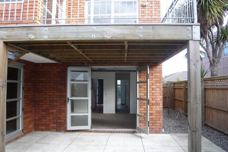 Photo of property in 2/55 Thackeray Place, Waltham, Christchurch, 8023