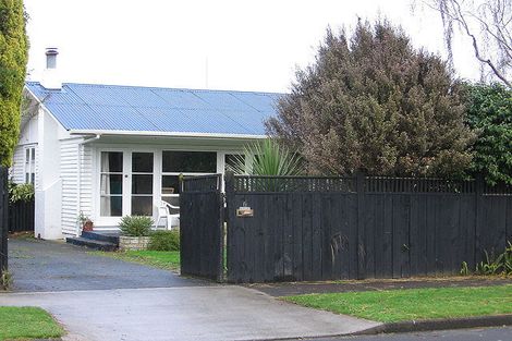 Photo of property in 6 Snowdon Avenue, Terrace End, Palmerston North, 4410